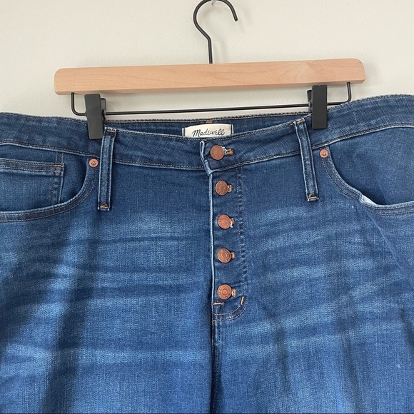 Madewell 9” Button Front Mid-Rise Skinny Jeans - Picture 5 of 9